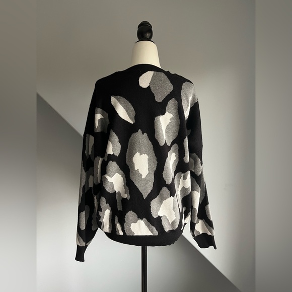 Oversized Leopard Print Sweater - Picture 5 of 6